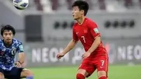 《内维尔炮轰：萨拉赫行为失当，曼联旧将C罗曾令他 similarly 火大》