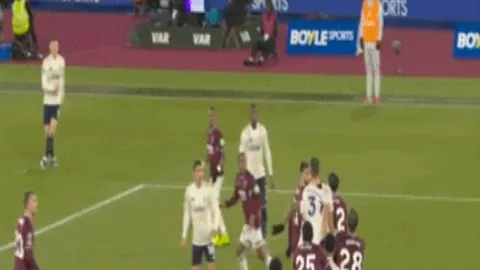 狼队与诺丁汉森林英超对决惨败收场